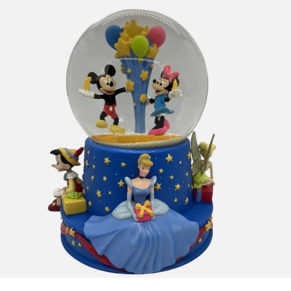 Hallmark Disney Walt's 100th Anniversary Musical Snow Globe 2001 Limited Edition